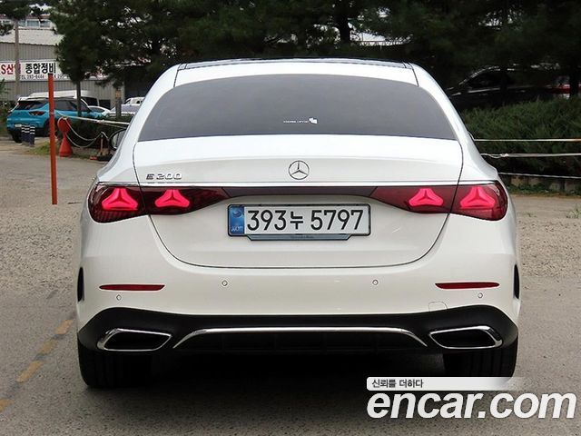 Mercedes-Benz E-Class 2026 — photo 4