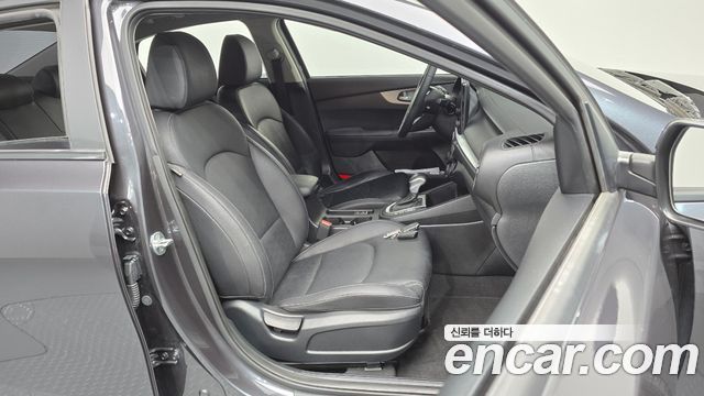Kia K3 2022 — photo 16