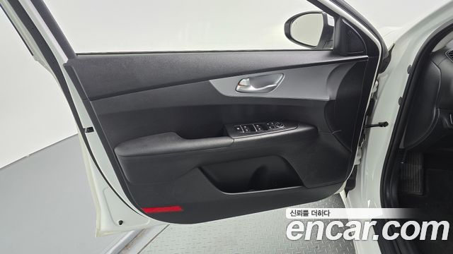 Kia K3 2022 — photo 14