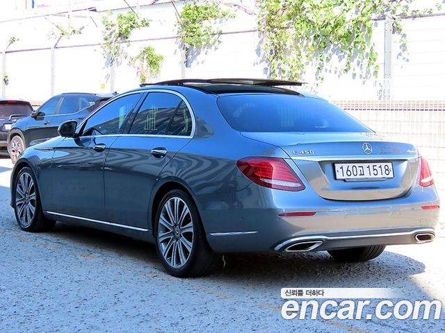 Mercedes-Benz E-Class 2020 — photo 3