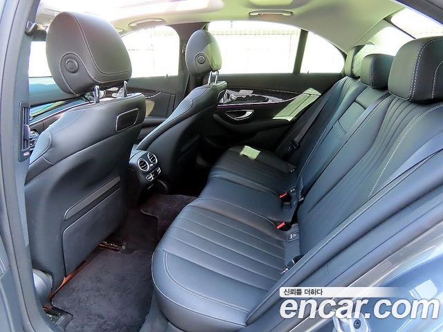 Mercedes-Benz E-Class 2020 — photo 6