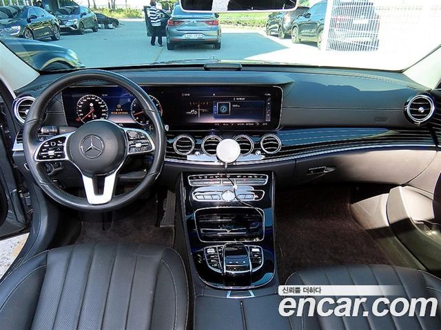Mercedes-Benz E-Class 2020 — photo 7