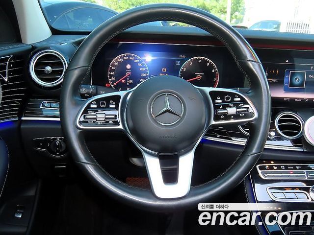 Mercedes-Benz E-Class 2020 — photo 8