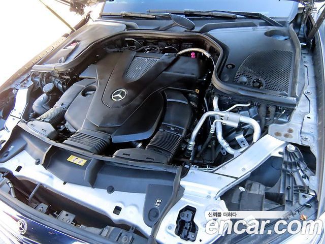 Mercedes-Benz E-Class 2020 — photo 19