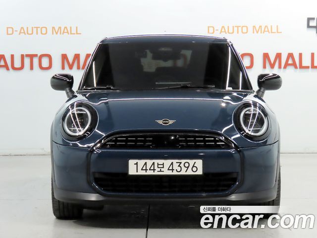 Mini Cooper 2025 — photo 2