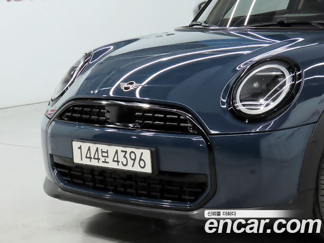 Mini Cooper 2025 — photo 16