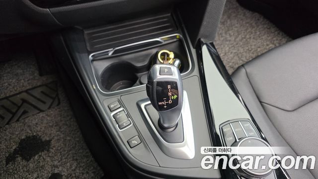 BMW 3-Series 2017 — photo 9