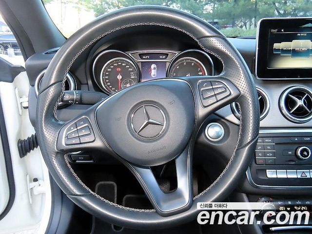 Mercedes-Benz CLA-Class 2017 — photo 8