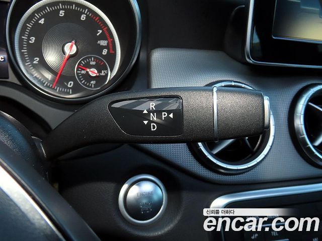 Mercedes-Benz CLA-Class 2017 — photo 10