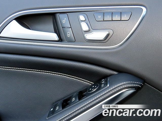 Mercedes-Benz CLA-Class 2017 — photo 11