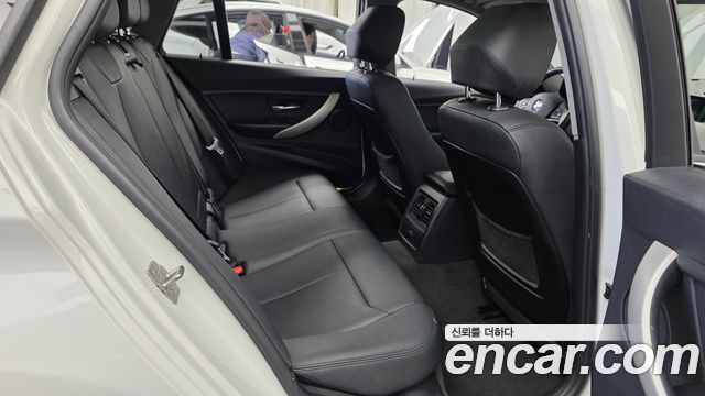 BMW 3-Series 2013 — photo 12