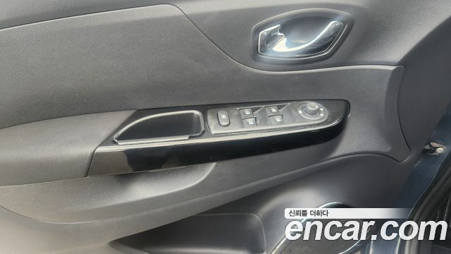 Renault Korea QM3 2017 — photo 14