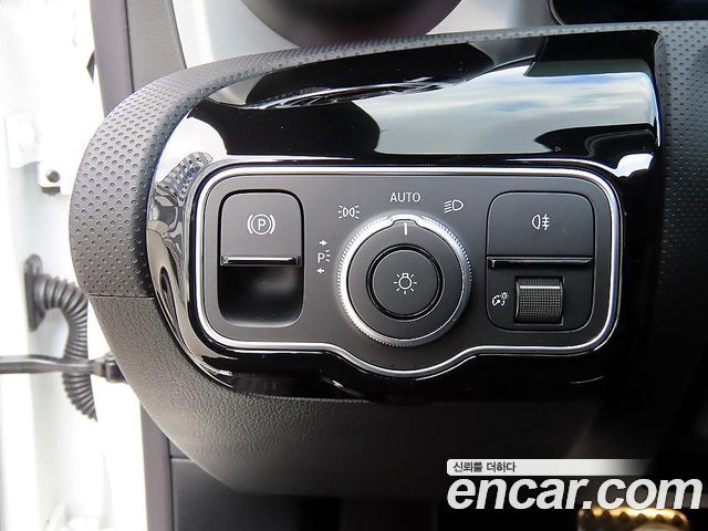 Mercedes-Benz CLA-Class 2026 — photo 12