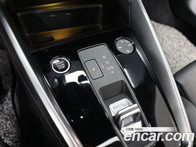 Audi A3 2023 — photo 11