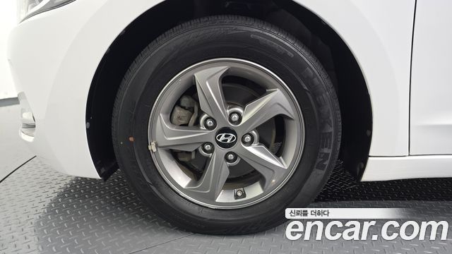 Hyundai AVANTE 2016 — photo 5