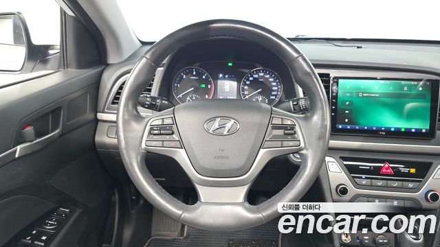 Hyundai AVANTE 2016 — photo 19