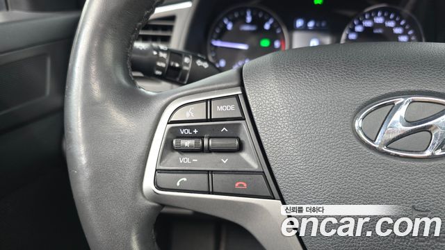 Hyundai AVANTE 2016 — photo 25