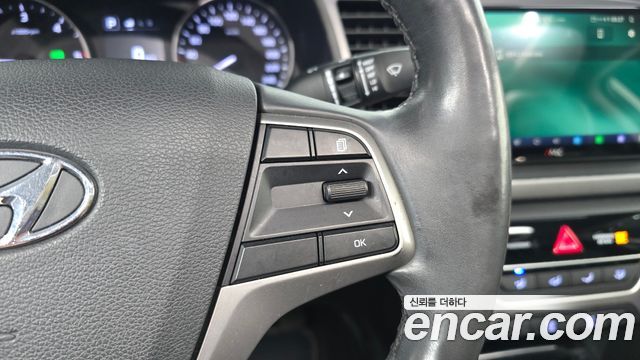 Hyundai AVANTE 2016 — photo 26