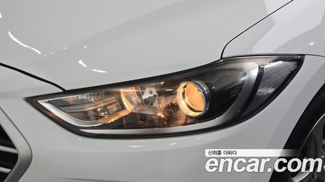 Hyundai AVANTE 2016 — photo 8