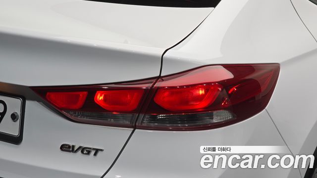 Hyundai AVANTE 2016 — photo 9