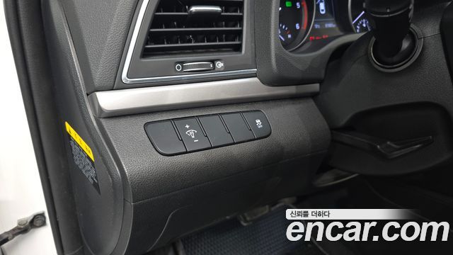 Hyundai AVANTE 2016 — photo 29