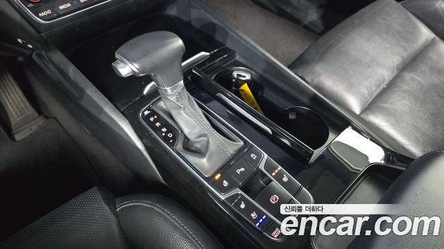 Kia K7 2017 — photo 12