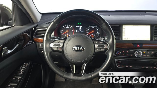 Kia K7 2017 — photo 19