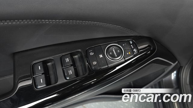 Kia K7 2017 — photo 29