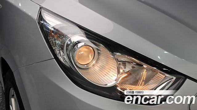 Hyundai Tucson 2011 — photo 8
