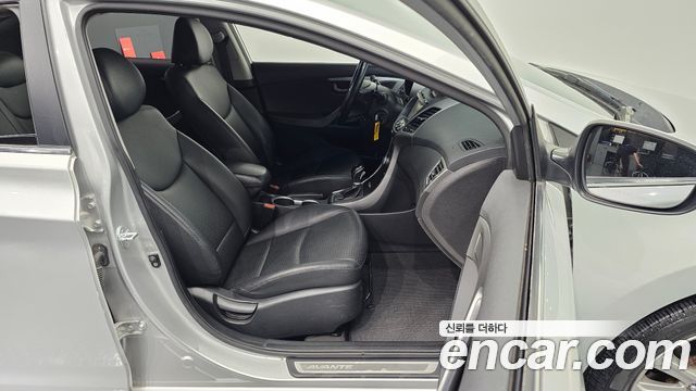 Hyundai AVANTE 2014 — photo 13