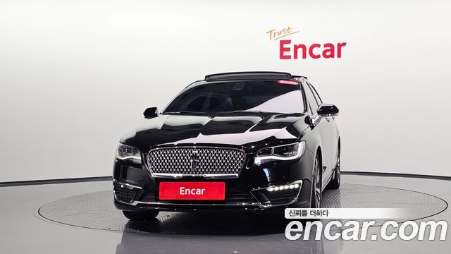 Lincoln MKZ 2019 — photo 3