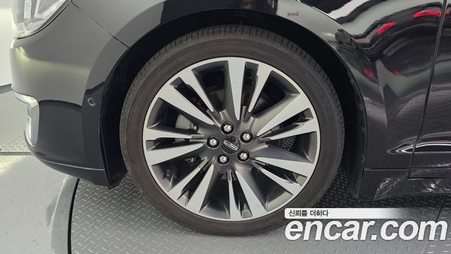 Lincoln MKZ 2019 — photo 5