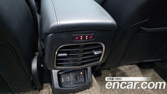 Lincoln MKZ 2019 — photo 25