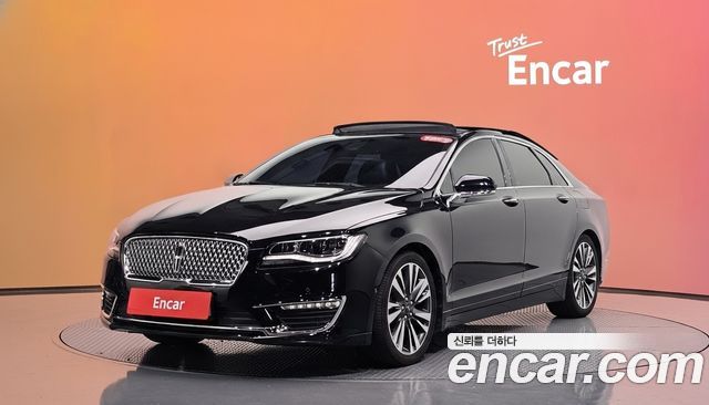 Lincoln MKZ 2019 — photo 1