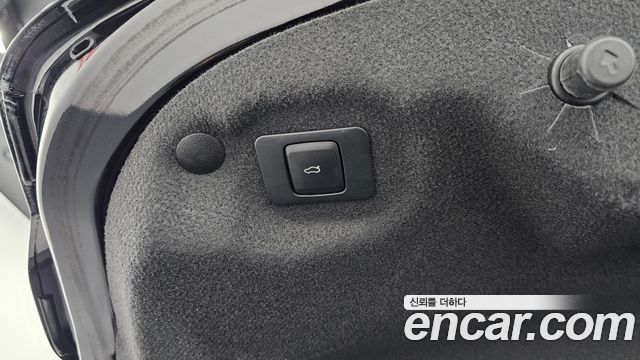 Lincoln MKZ 2019 — photo 33