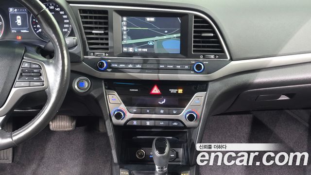 Hyundai AVANTE 2016 — photo 20