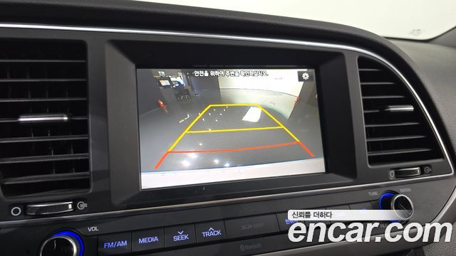 Hyundai AVANTE 2016 — photo 21