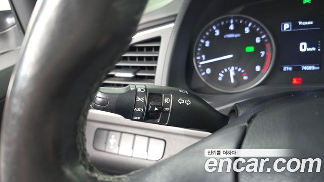 Hyundai AVANTE 2016 — photo 24