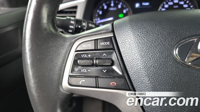 Hyundai AVANTE 2016 — photo 25