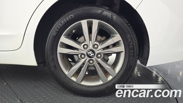 Hyundai AVANTE 2016 — photo 7