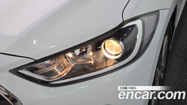 Hyundai AVANTE 2016 — photo 8