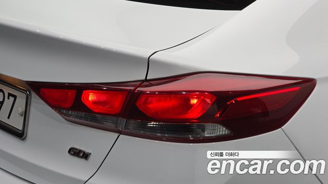 Hyundai AVANTE 2016 — photo 9
