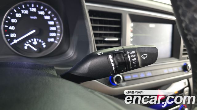 Hyundai AVANTE 2016 — photo 27