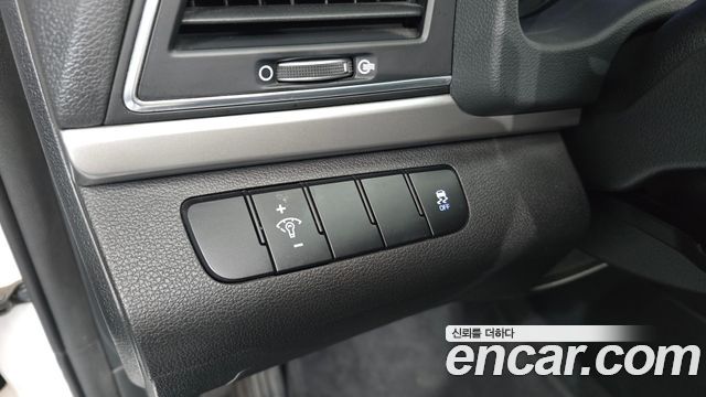 Hyundai AVANTE 2016 — photo 29
