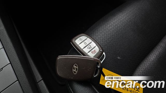 Hyundai AVANTE 2016 — photo 30