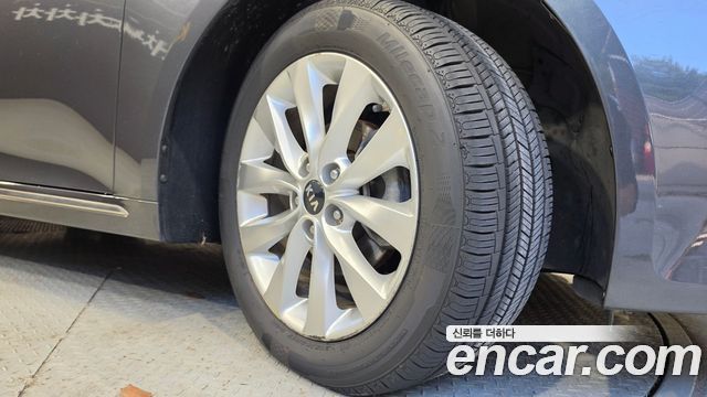 Kia K5 2016 — photo 18