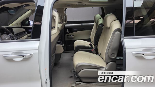Kia Canival 2022 — photo 18