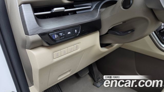 Kia Canival 2022 — photo 28