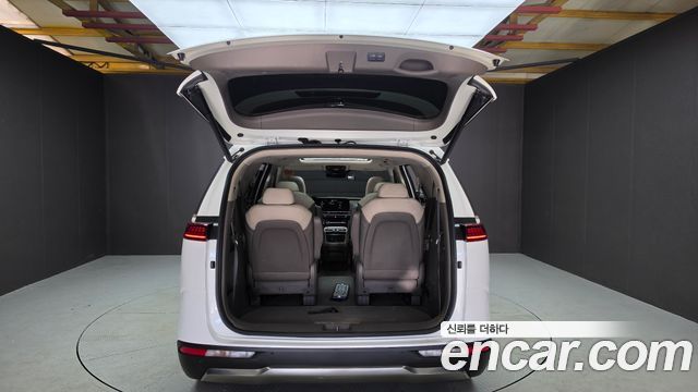 Kia Canival 2022 — photo 35