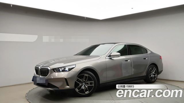 BMW 5-Series 2025 — photo 3